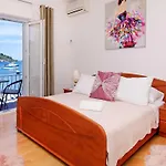 Sunshine Doda - Three Bedroom With Balcony And Sea View * Vela Luka