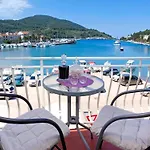 Sunshine Doda - Three Bedroom With Balcony And Sea View