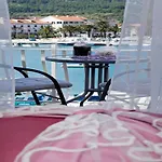 Sunshine Doda - Three Bedroom With Balcony And Sea View * Vela Luka