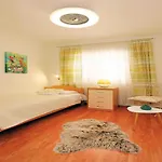 Sunshine Doda - Three Bedroom With Balcony And Sea View Lägenhet *