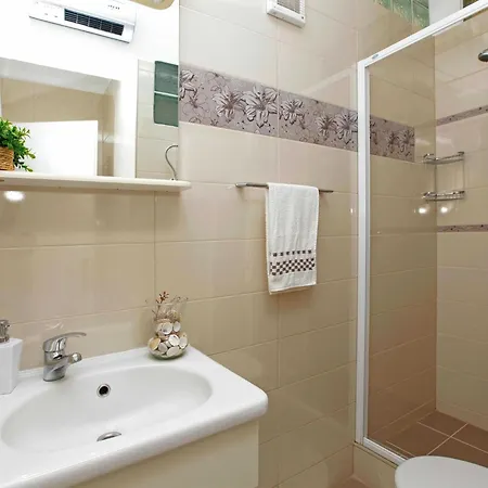 Apartmán Sunshine Doda - Three Bedroom With Balcony And Sea View