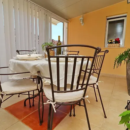 Apartmán Sunshine Doda - Three Bedroom With Balcony And Sea View
