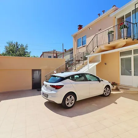 Sunshine Doda - Three Bedroom With Balcony And Sea View *