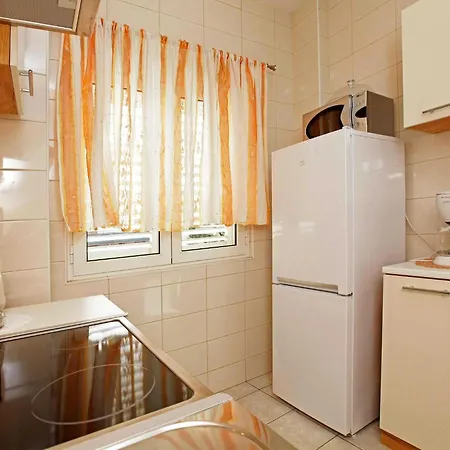 Sunshine Doda - Three Bedroom With Balcony And Sea View *