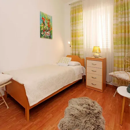 Sunshine Doda - Three Bedroom With Balcony And Sea View