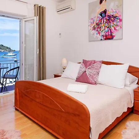 Sunshine Doda - Three Bedroom With Balcony And Sea View * Vela Luka