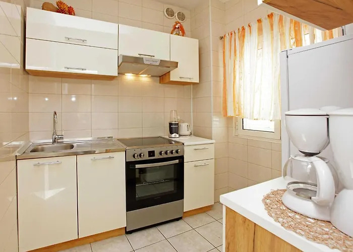 Sunshine Doda - Three Bedroom With Balcony And Sea View Lägenhet *