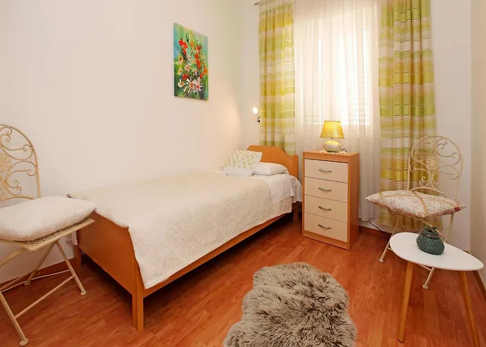 Sunshine Doda - Three Bedroom With Balcony And Sea View