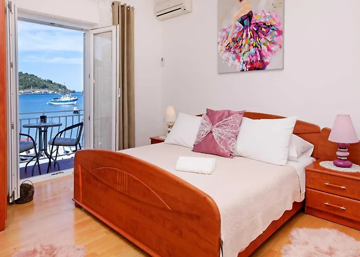 Sunshine Doda - Three Bedroom With Balcony And Sea View * Vela Luka