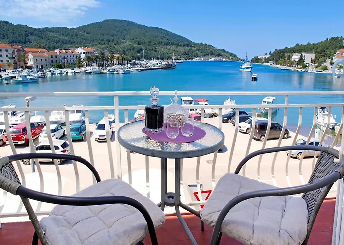 Sunshine Doda - Three Bedroom With Balcony And Sea View